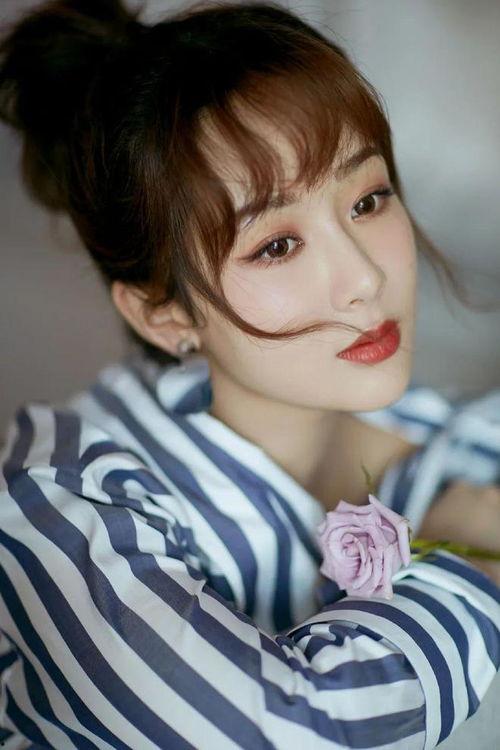 娛樂吃瓜八卦楊紫,娛樂圈的甜蜜瓜果，揭秘她的星途歷程